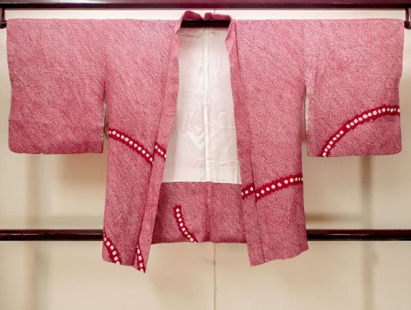 Photo1: N0305F Vintage Japanese women   Red HAORI short jacket / Silk. Dapple pattern   (Grade B) (1)