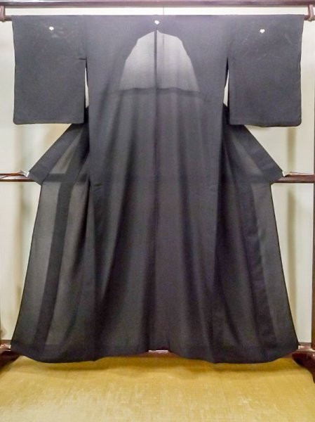 Photo1: N0312Z Vintage Japanese women   Black MONTSUKI crests / Silk.    (Grade C) (1)