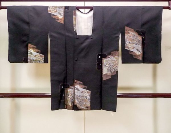 Photo1: N0321F Vintage Japanese women   Black MICHIYUKI outer coat / Silk. Pine tree/branch/needle,   (Grade C) (1)