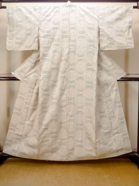 Photo1: N0409J Vintage Japanese women   White TSUMUGI pongee / Silk. Wave,   (Grade C) (1)