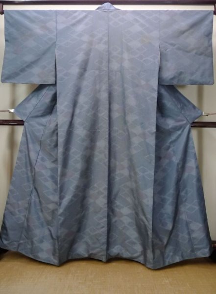 Photo1: N0430S Vintage Japanese women  Grayish Blue OSHIMA-TSUMUGI / Silk. Lozenges   (Grade C) (1)