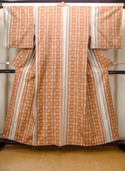 Photo1: N0431B Used Japanese women   Beige TSUMUGI pongee / Silk. Stripes,   (Grade B) (1)