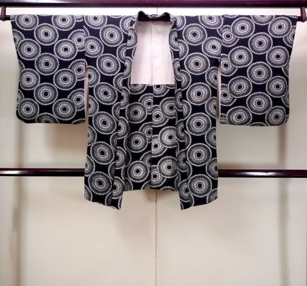 Photo1: N0509A Antique Japanese women   Black HAORI short jacket / Silk. Chrysanthemum   (Grade C) (1)