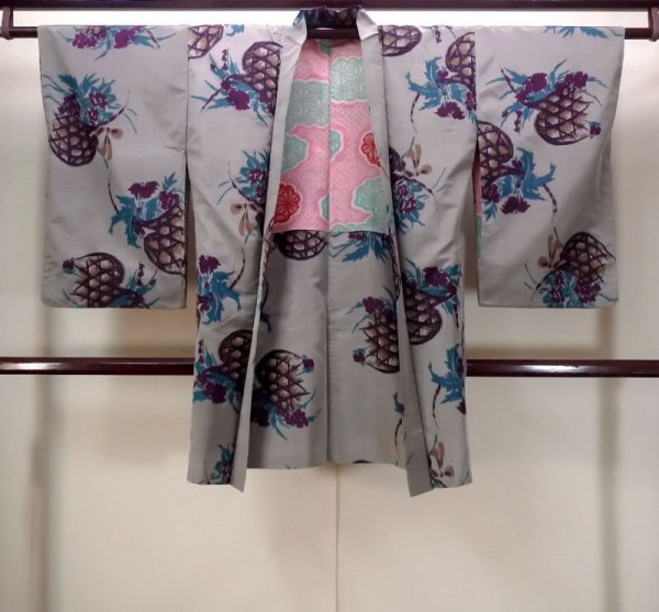 Photo1: N0509H Antique Japanese women   Gray HAORI short jacket / Silk. Flower,   (Grade B) (1)