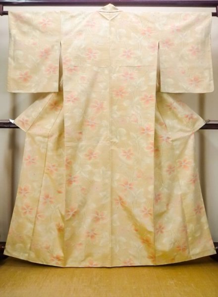 Photo1: Mint N0509U Vintage Japanese women   Beige TSUMUGI pongee / Silk. Flower   (Grade A) (1)