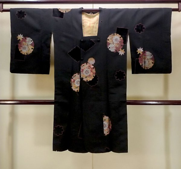 Photo1: N0530C Antique Japanese women   Black MICHIYUKI outer coat / Silk. Chrysanthemum,   (Grade C) (1)