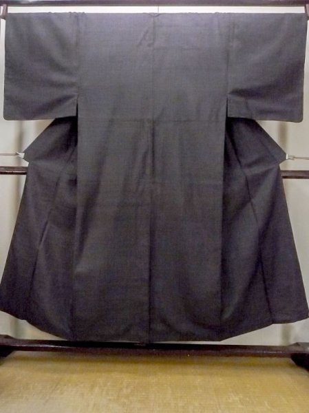 Photo1: N0718F Vintage Japanese   Black Men's Kimono / Silk. Cross   (Grade B) (1)