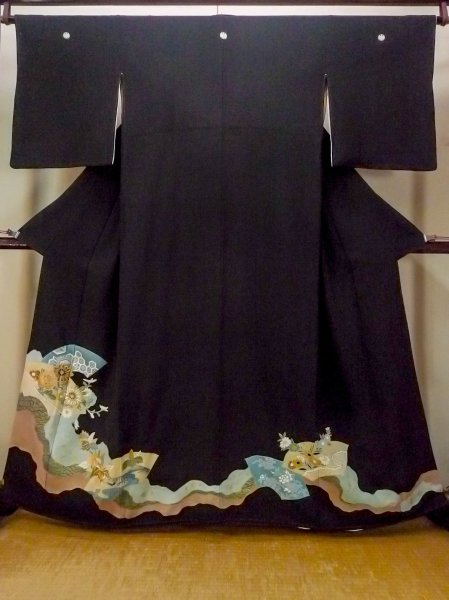 Photo1: N0814U Vintage Japanese women   Black TOMESODE formal / Silk. Chrysanthemum,   (Grade B) (1)