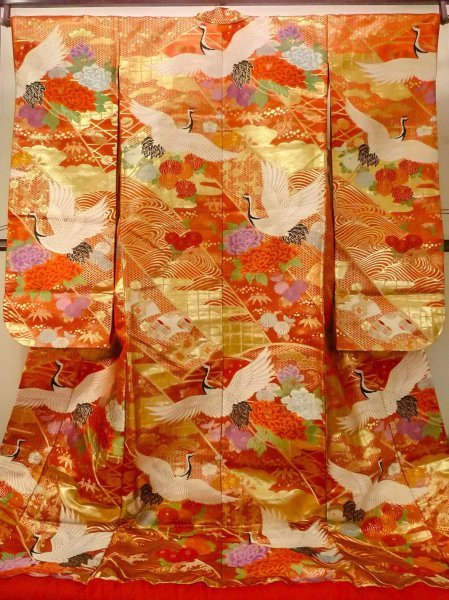 Photo1: N0827E Used Japanese women   Vermilion UCHIKAKE Wedding / Silk. Peony,   (Grade B) (1)