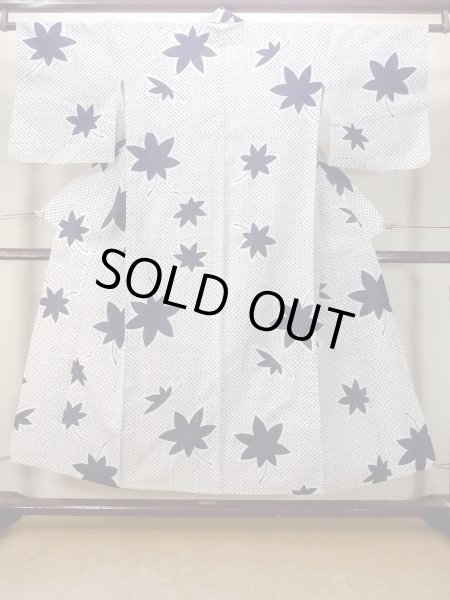 Photo1: N0906L Vintage Japanese women   White YUKATA summer(made in Japan) / Cotton. MOMIJI maple leaf,   (Grade C) (1)