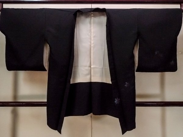 Photo1: Mint N0921D Vintage Japanese women   Black HAORI short jacket / Silk. MOMIJI maple leaf,   (Grade A) (1)