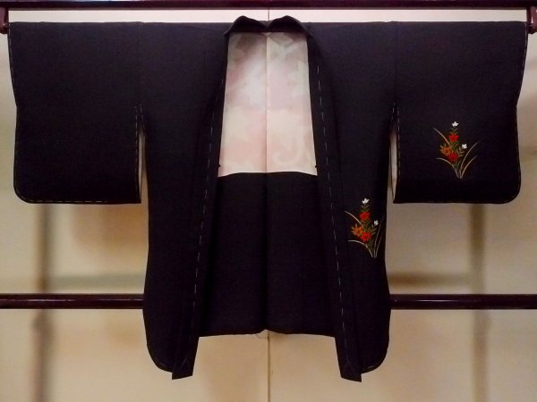 Photo1: N0930L Vintage Japanese kimono   Black HAORI short jacket for women / Silk. Chrysanthemum,   (Grade C) (1)