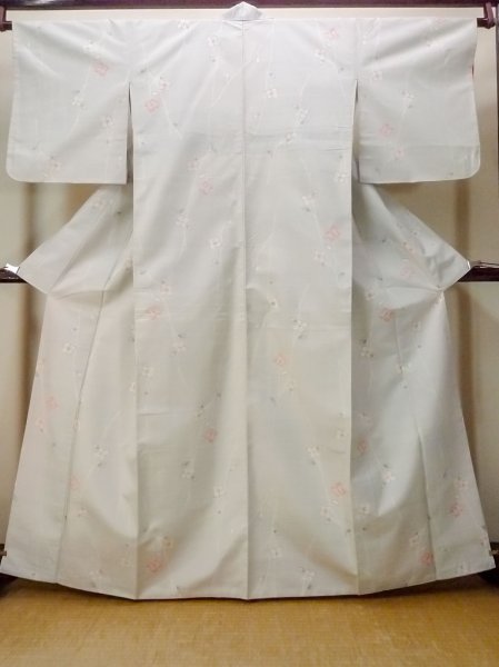 Photo1: N1007I Vintage Japanese kimono  Pale Gray TSUMUGI pongee for women / Silk. Flower   (Grade B) (1)