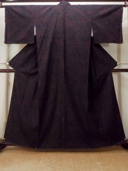 Photo1: N1007K Vintage Japanese kimono   Black TSUMUGI pongee for women / Silk. Chinese flower,   (Grade A+) (1)