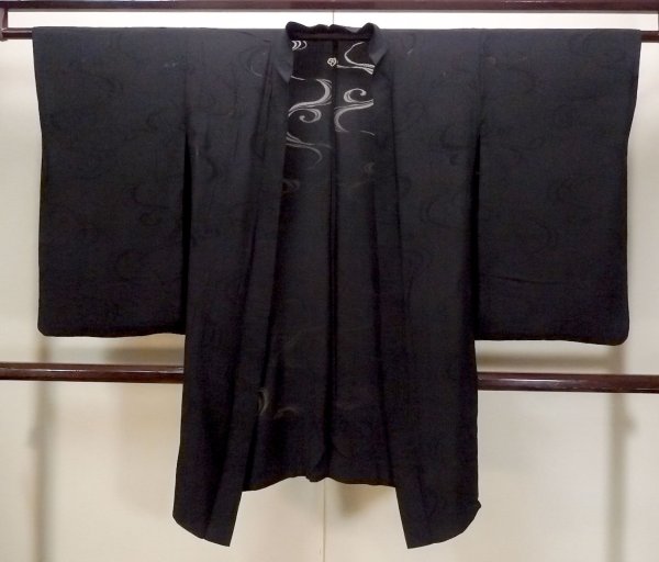 Photo1: Mint N1101F Vintage Japanese kimono   Black HAORI short jacket for women / Silk. Stream   (Grade A) (1)