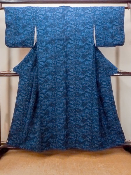 Photo1: N1112E Used Japanese kimono  Dark Blue KOMON dyed for women / Silk. Chrysanthemum,   (Grade B) (1)