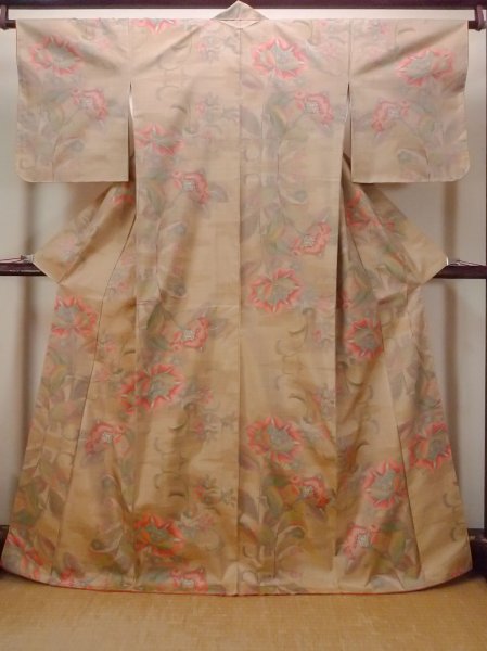 Photo1: N1126F Used Japanese kimono  Light Beige OSHIMA-TSUMUGI for women / Silk. Arabesque vine,   (Grade A) (1)