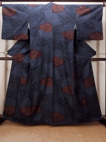 Photo1: N1126I Vintage Japanese kimono  Dark Indigo Blue TSUMUGI pongee for women / Silk. Wave,   (Grade B) (1)