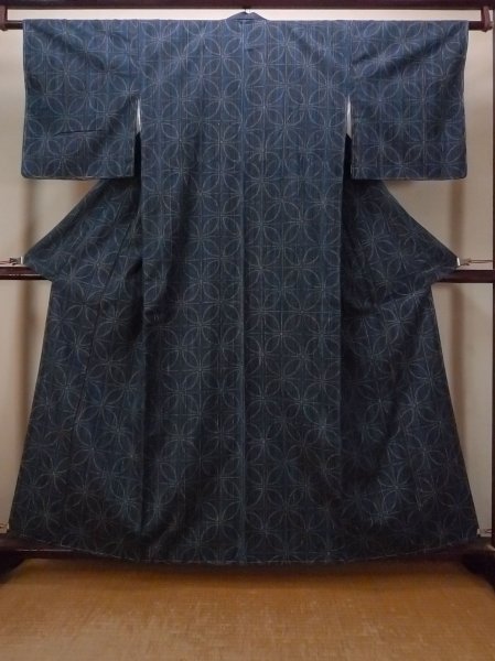 Photo1: N1126K Used Japanese kimono  Dark Indigo Blue TSUMUGI pongee for women / Silk. Stripes, There is a part of tailoring thread  (Grade A) (1)