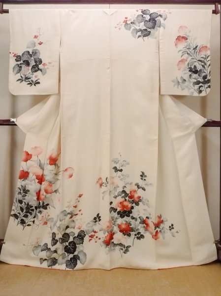 Photo1: N1127A Used Japanese kimono   Ivory HOUMONGI formal for women / Silk. Flower,   (Grade C) (1)